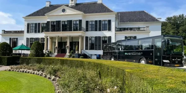 Partybus huren voor bedrijfsfeest Strijen