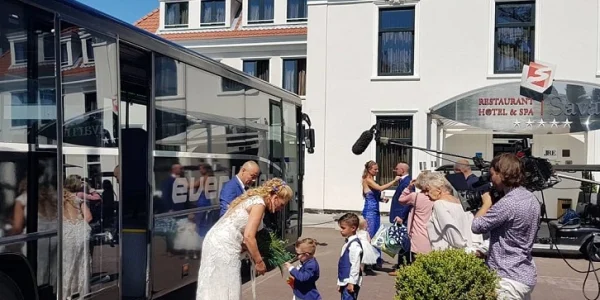 Partybus huren bruiloft Waalwijk