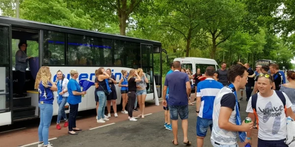 Partybussen huren voor sportteam Waalwijk